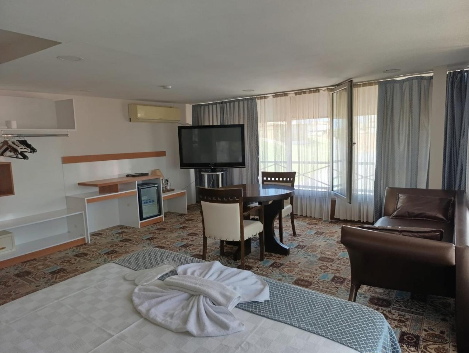 Sirin Hotel Istanbul Bagian luar foto