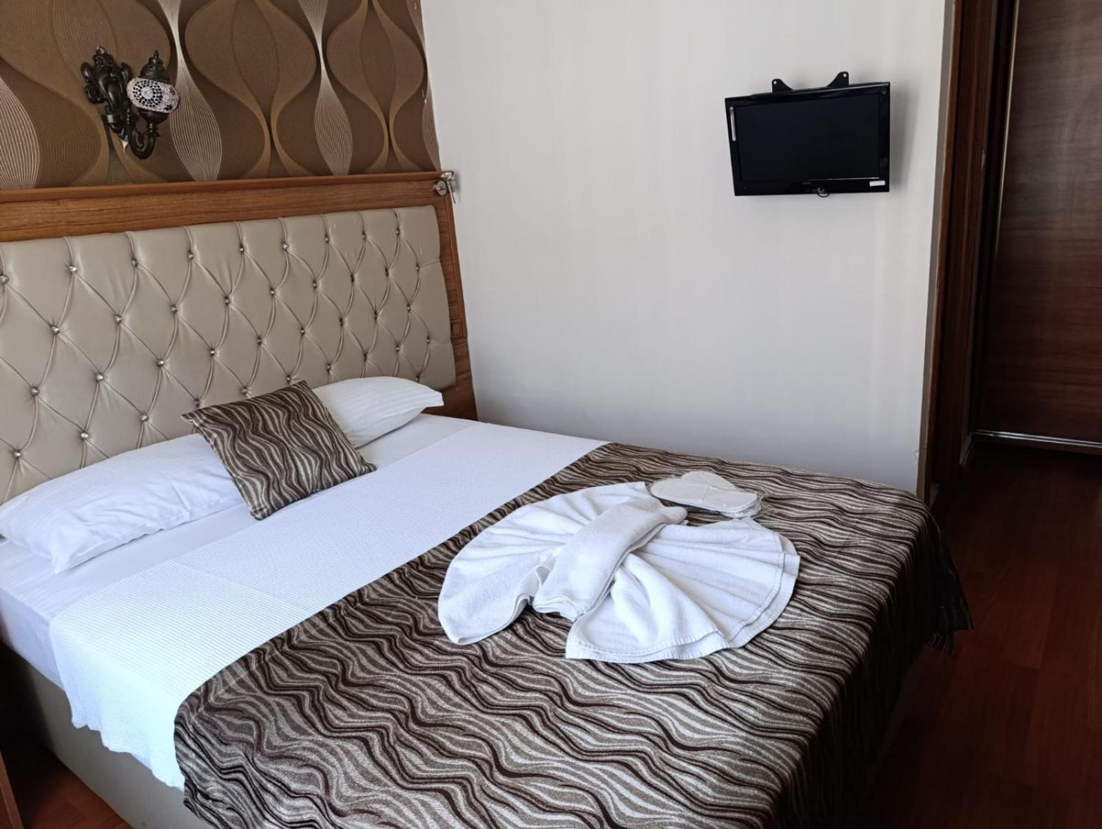 Sirin Hotel Istanbul Bagian luar foto